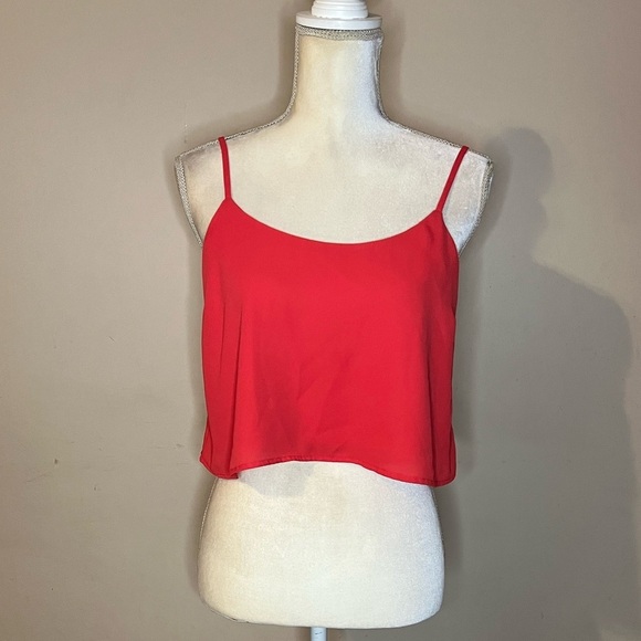 ⭐️Express Spaghetti Strap Crop Top - Picture 2 of 7